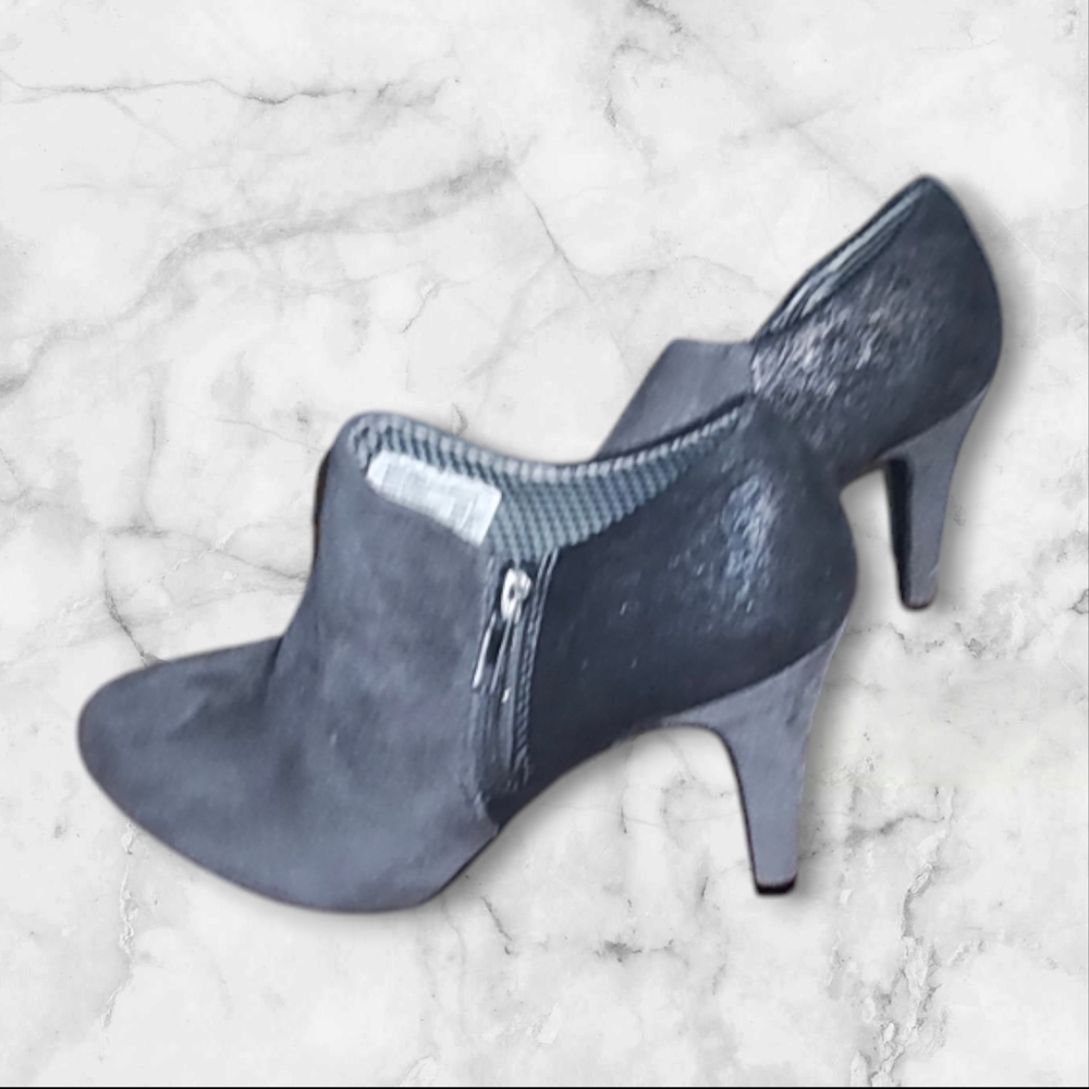 dexflex comfort Gray Heeled Boots with Side Zipper and Pointed Toe